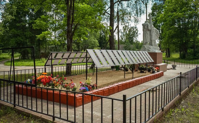 В Смоленской области ведется ремонт 60 воинских захоронений и мемориальных знаков